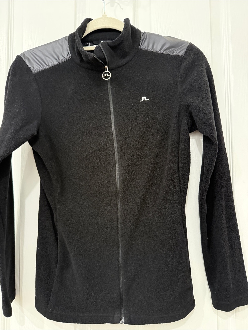 J.  Lindeberg Women’s Black Full-Zip Fleece Jacket with Contrast Shoulder Panels